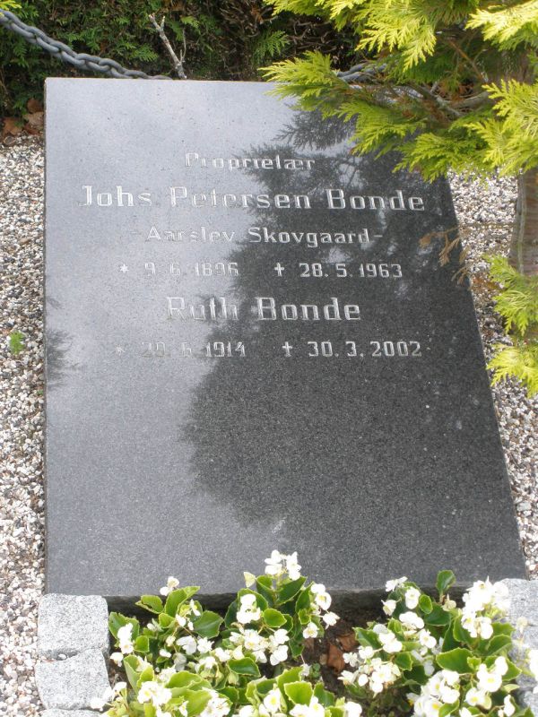 Ruth Bonde.JPG
